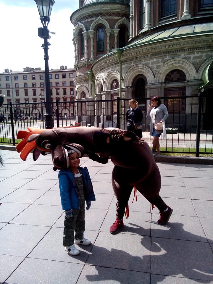 St Petersburg Russia tours: The dark horse :) Anila & Rohan with their son on a tour of...
