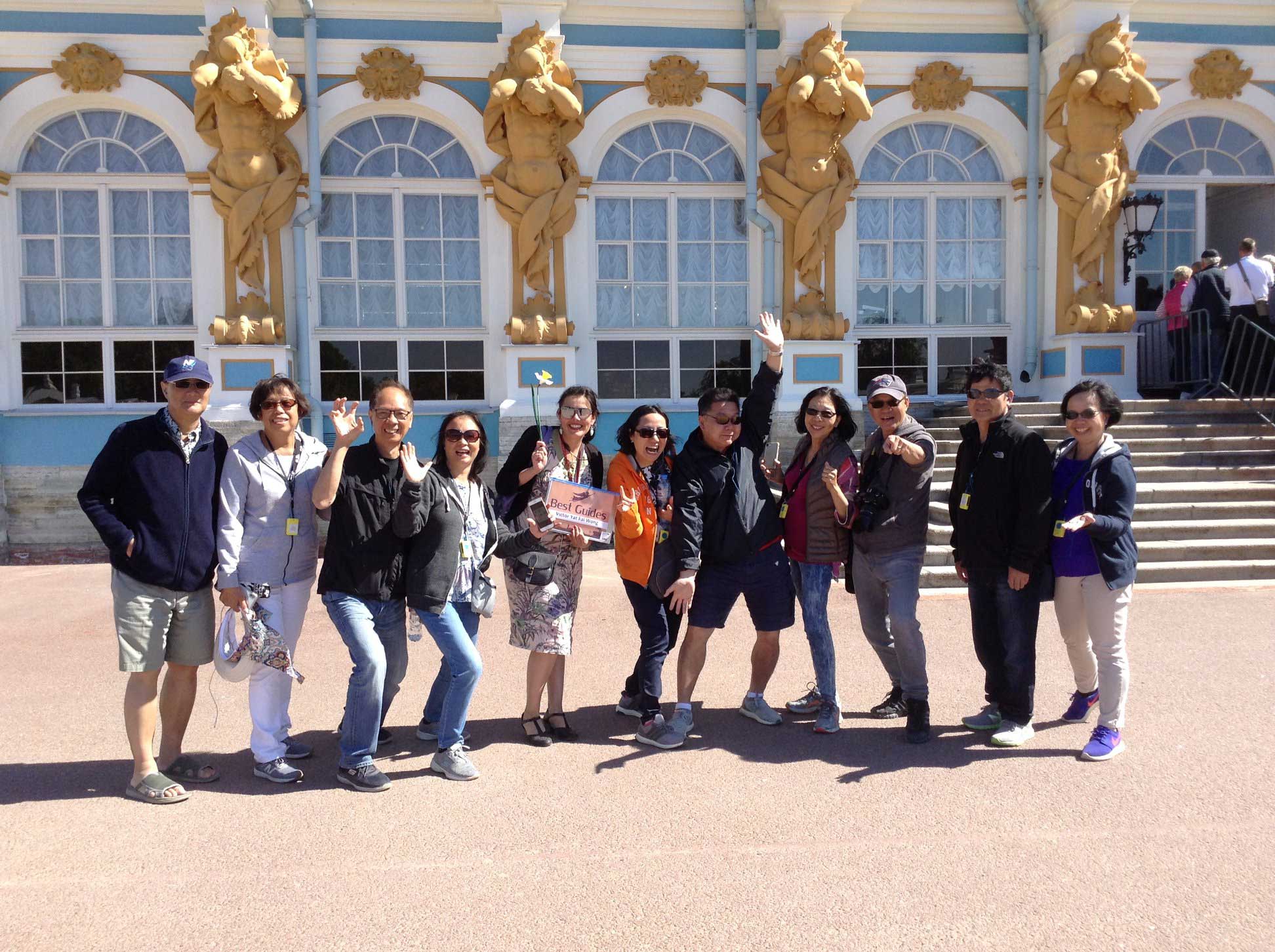 St Petersburg Russia tours: Our guests in front of the Catherine Palace. Guide Mariia...